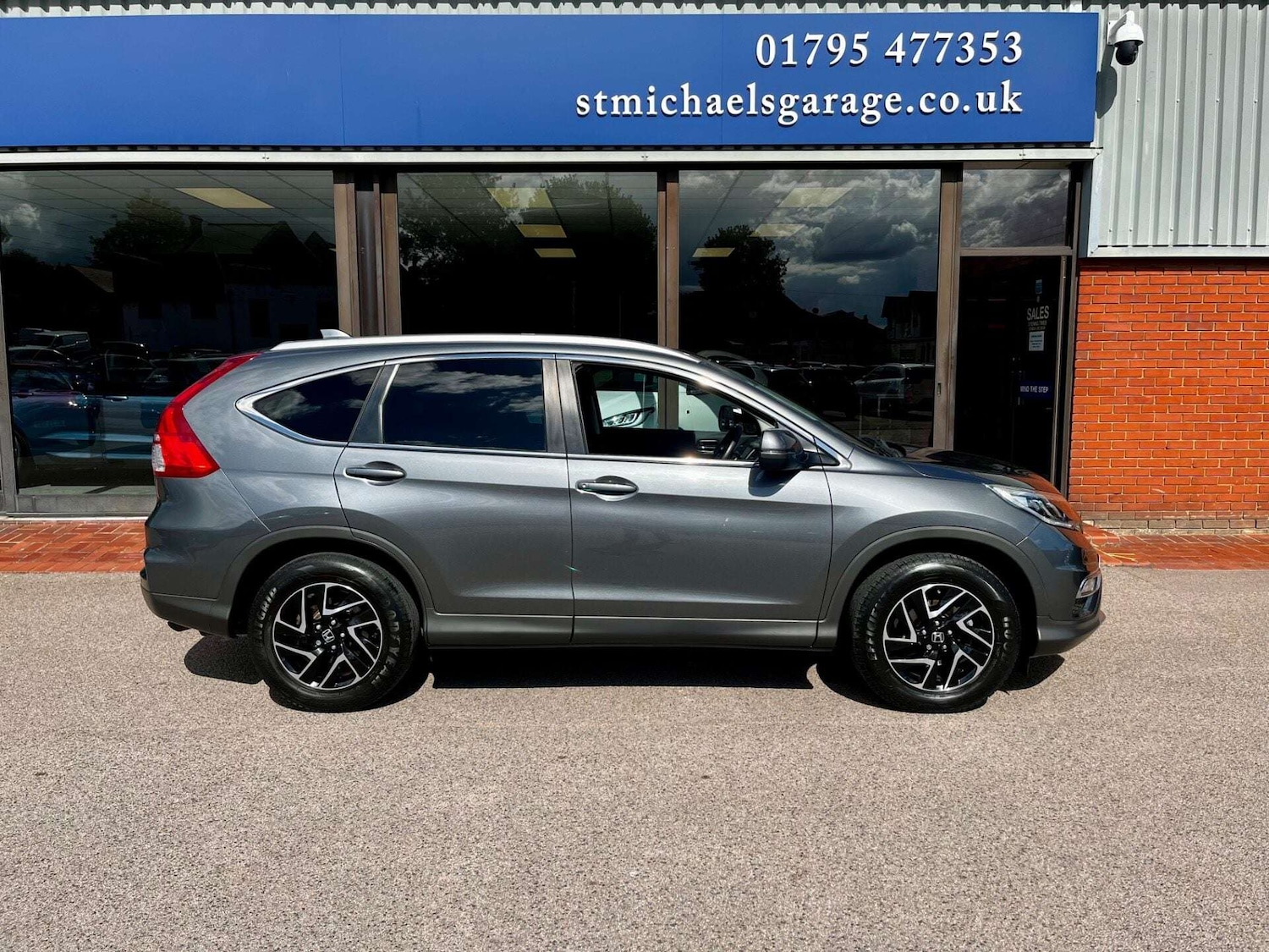 Used Honda CR-V 2017 for sale - 76905312: Photo 10