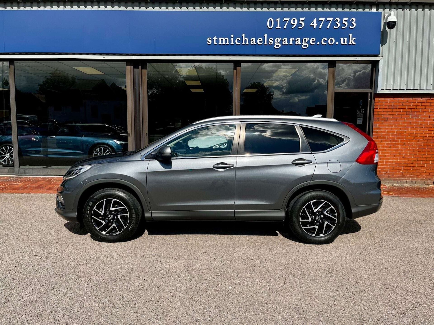 Used Honda CR-V 2017 for sale - 76905312: Photo 11