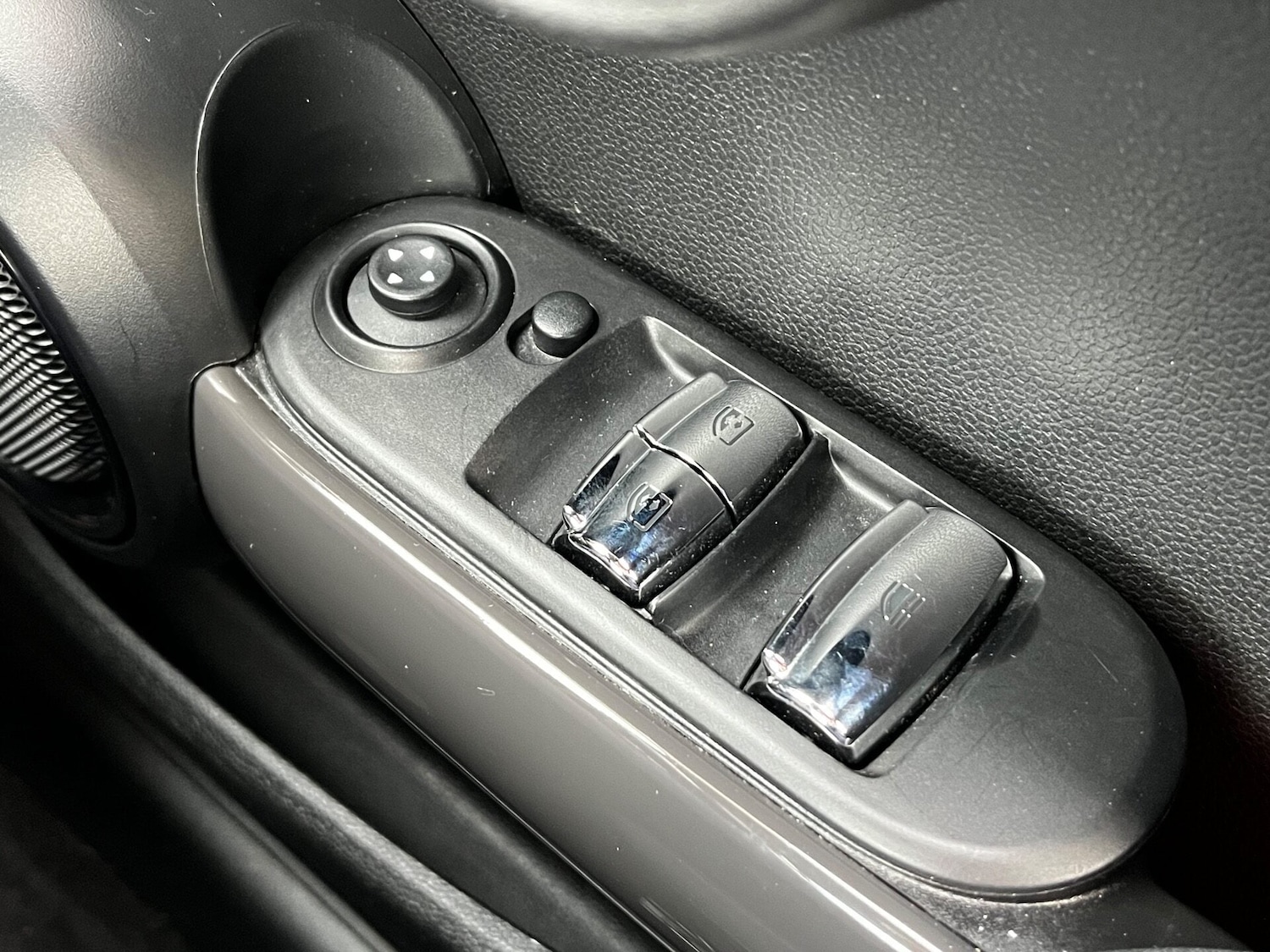 Used MINI Convertible 2018 for sale - 76807109: Photo 59