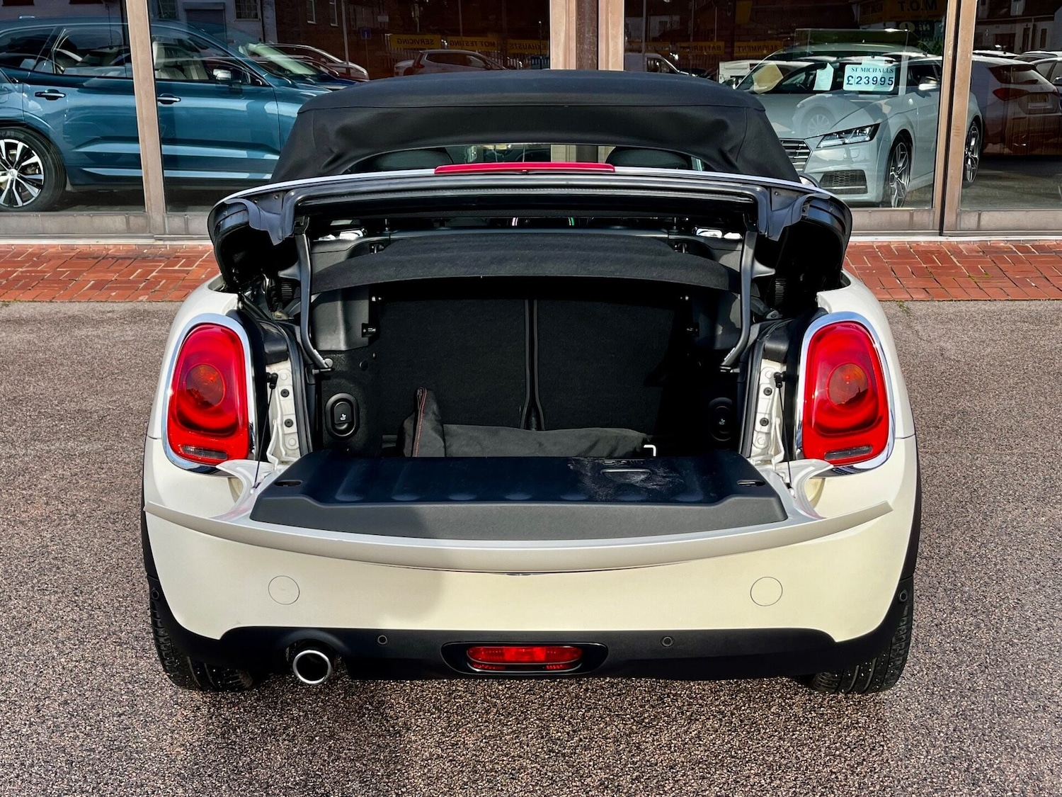 Used MINI Convertible 2018 for sale - 76807109: Photo 68