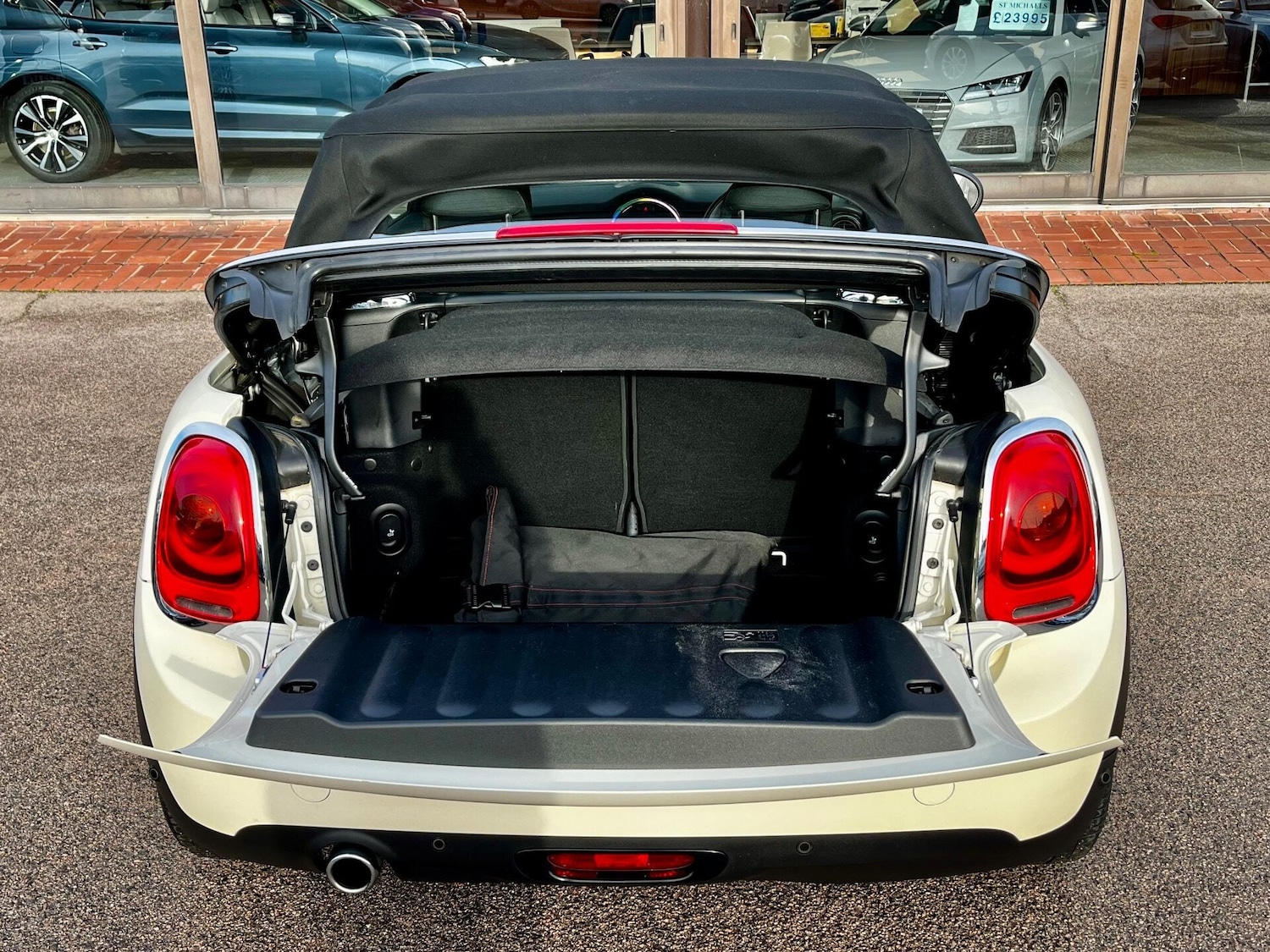 Used MINI Convertible 2018 for sale - 76807109: Photo 69