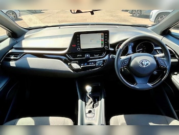 Used Toyota C-HR 2023 for sale - 78617710: Photo