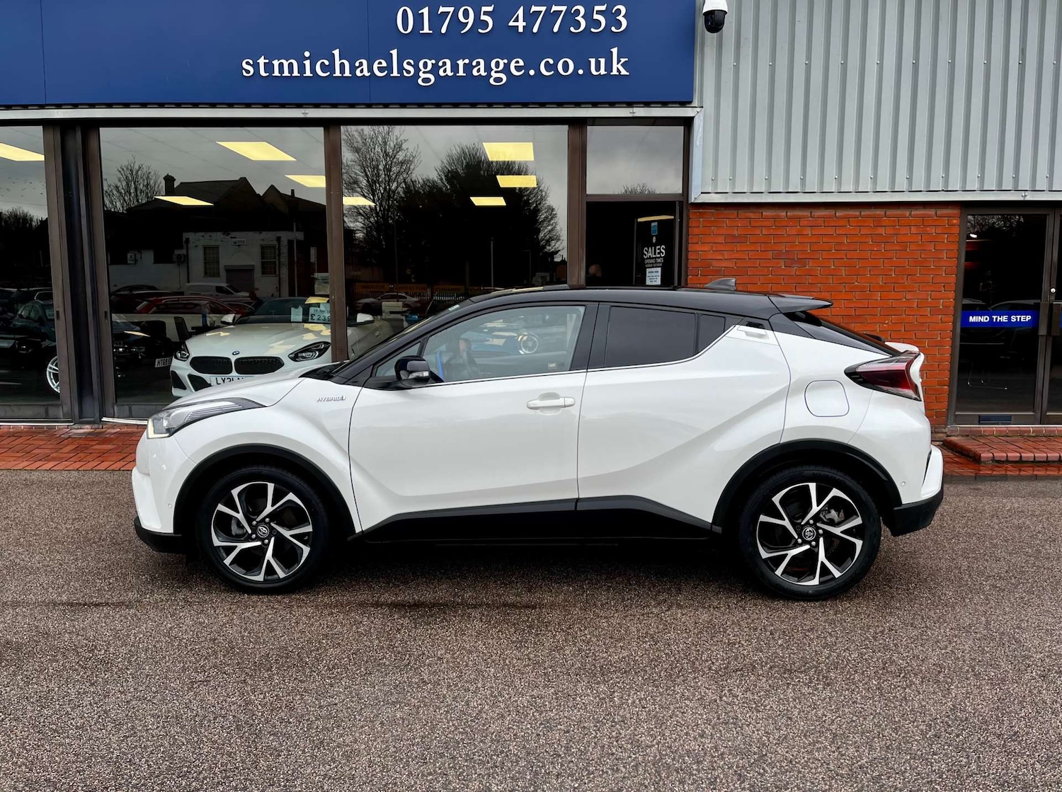 Used Toyota C-HR 2017 for sale - 77392219: Photo 11