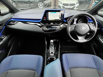 Used Toyota C-HR 2017 for sale - 77392219: Photo