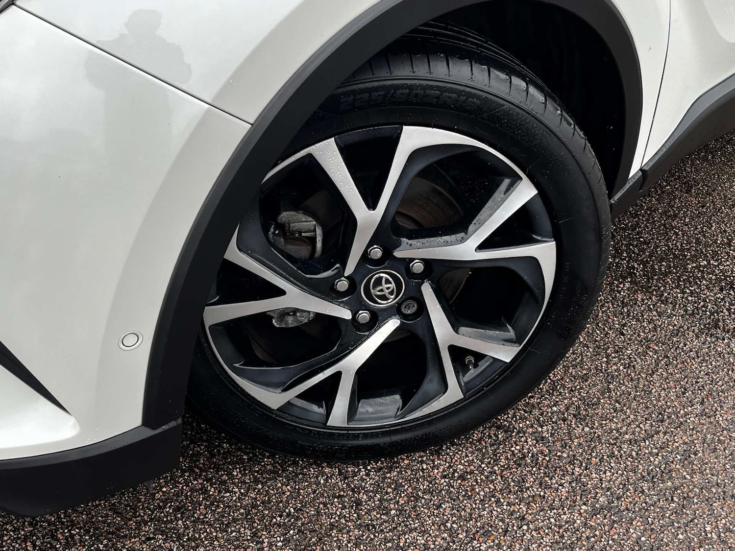 Used Toyota C-HR 2017 for sale - 77392219: Photo 3