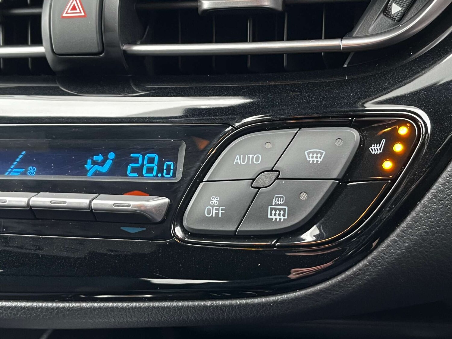 Used Toyota C-HR 2017 for sale - 77392219: Photo 52