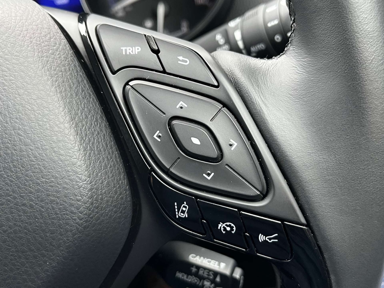 Used Toyota C-HR 2017 for sale - 77392219: Photo 57