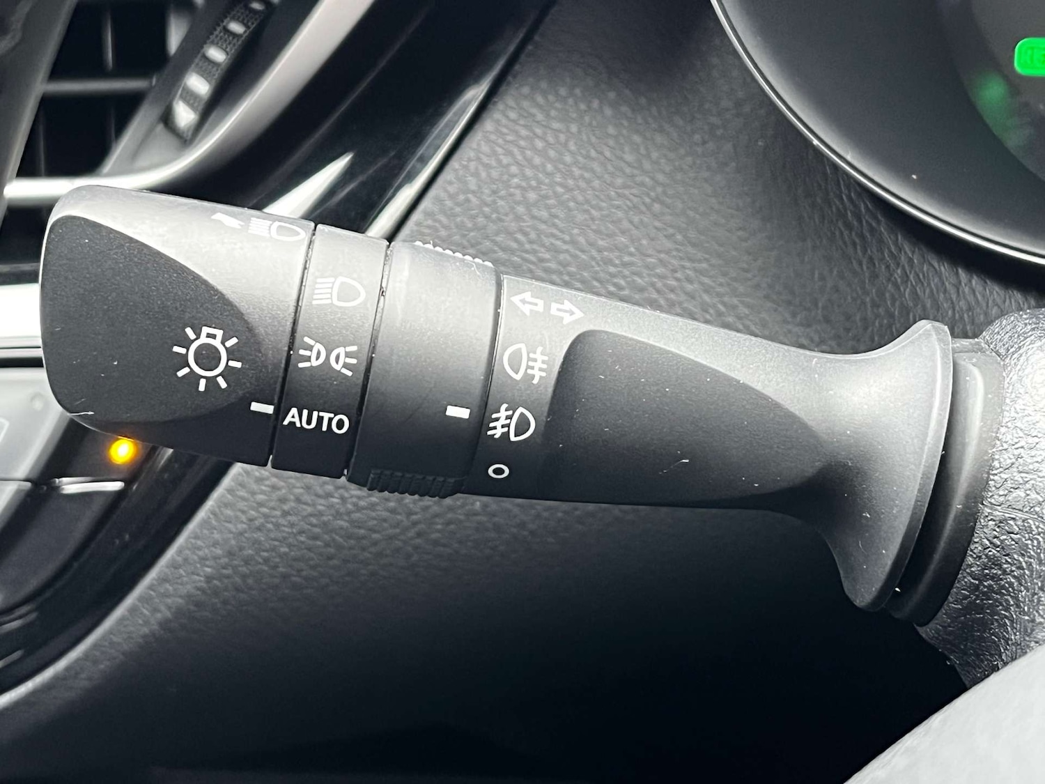 Used Toyota C-HR 2017 for sale - 77392219: Photo 58