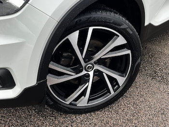 Used Volvo XC40 2020 for sale - 76653890: Photo