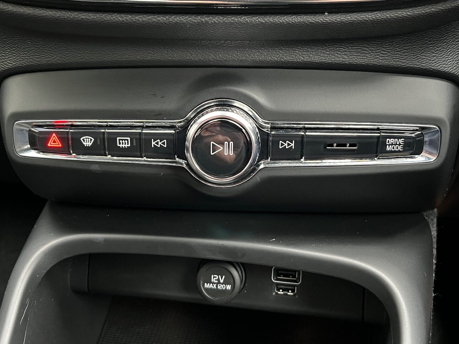 Used Volvo XC40 2020 for sale - 76653890: Photo 44