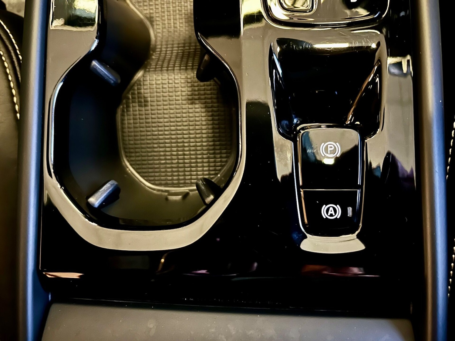 Used Volvo XC40 2020 for sale - 76653890: Photo 47