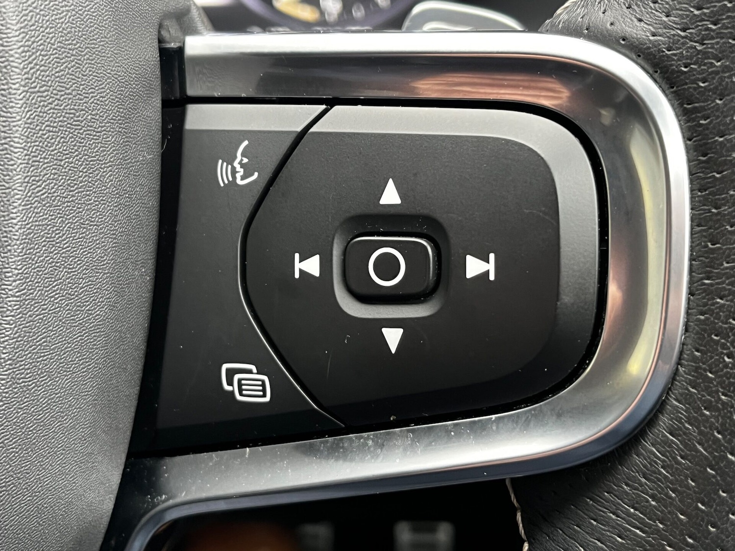 Used Volvo XC40 2020 for sale - 76653890: Photo 51