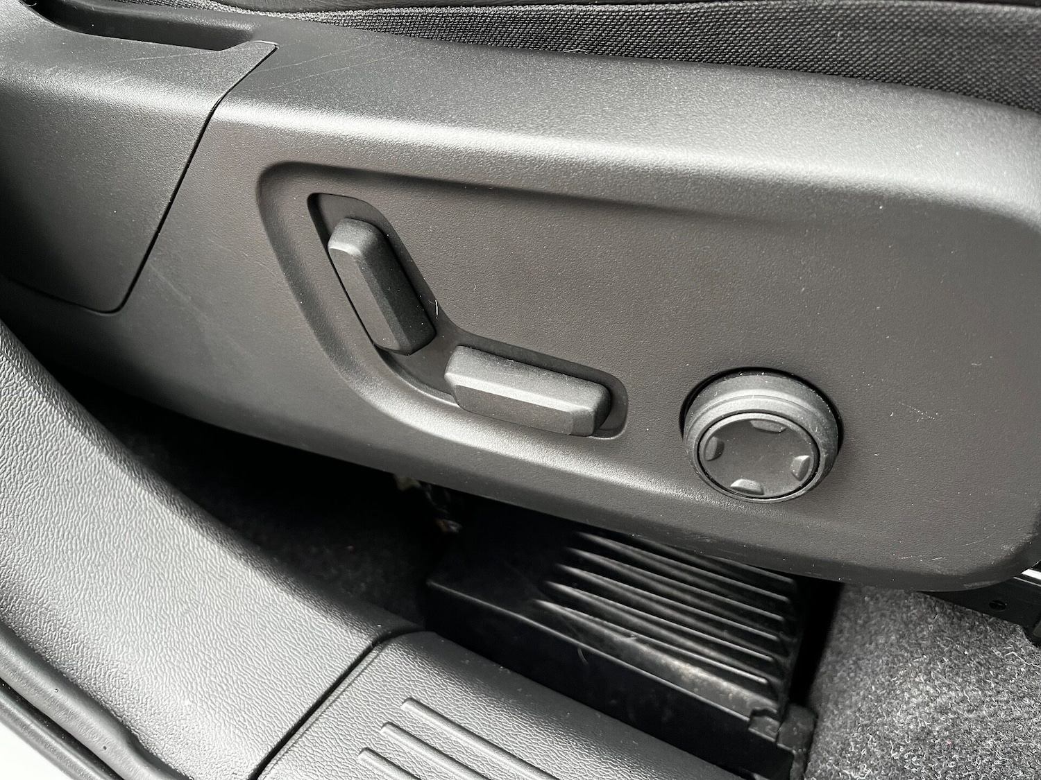 Used Volvo XC40 2020 for sale - 76653890: Photo 59