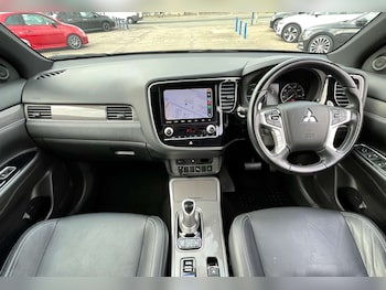 Used Mitsubishi Outlander 2020 for sale - 79286846: Photo