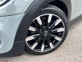 Used MINI Hatch 2019 for sale - 74825347: Photo