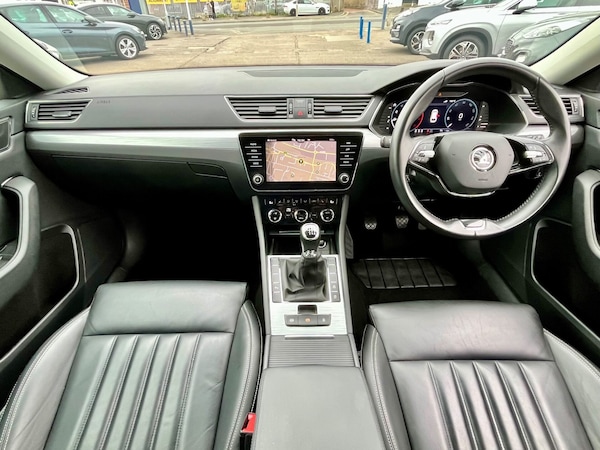 Used Skoda Superb 2022 for sale - 76037348: Photo 2