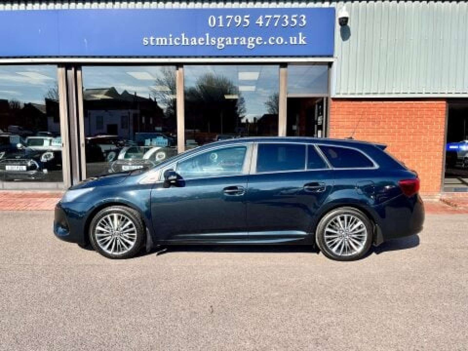 Used Toyota Avensis 2017 for sale - 76905317: Photo 11
