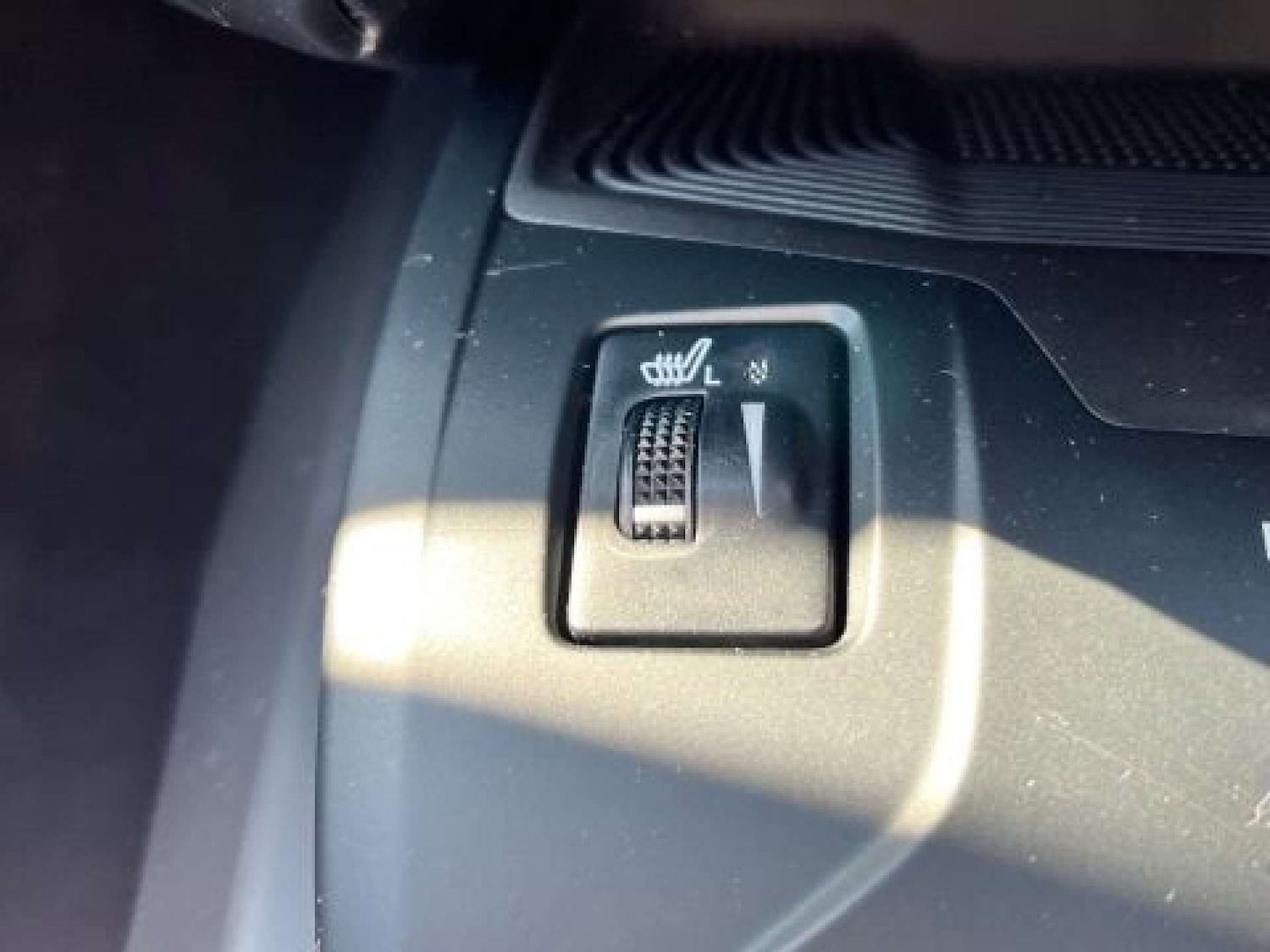 Used Toyota Avensis 2017 for sale - 76905317: Photo 39