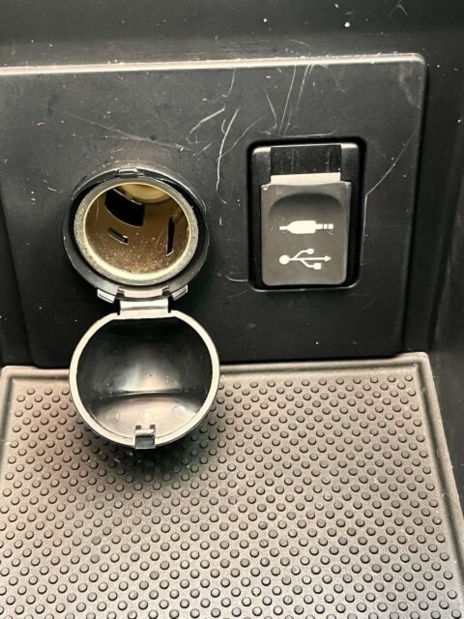 Used Toyota Avensis 2017 for sale - 76905317: Photo 51