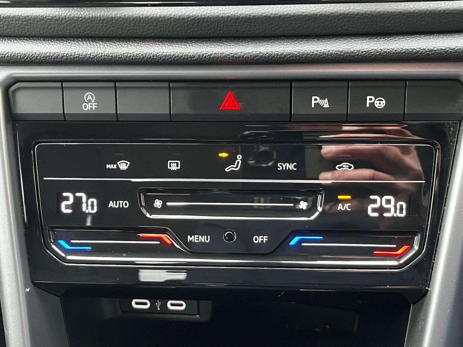 Used Volkswagen T-Roc 2025 for sale - 76957804: Photo 51