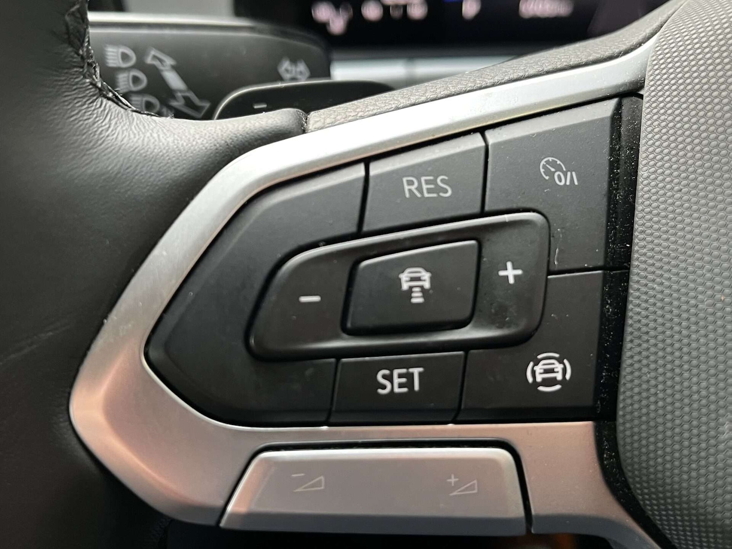 Used Volkswagen T-Roc 2025 for sale - 76957804: Photo 61