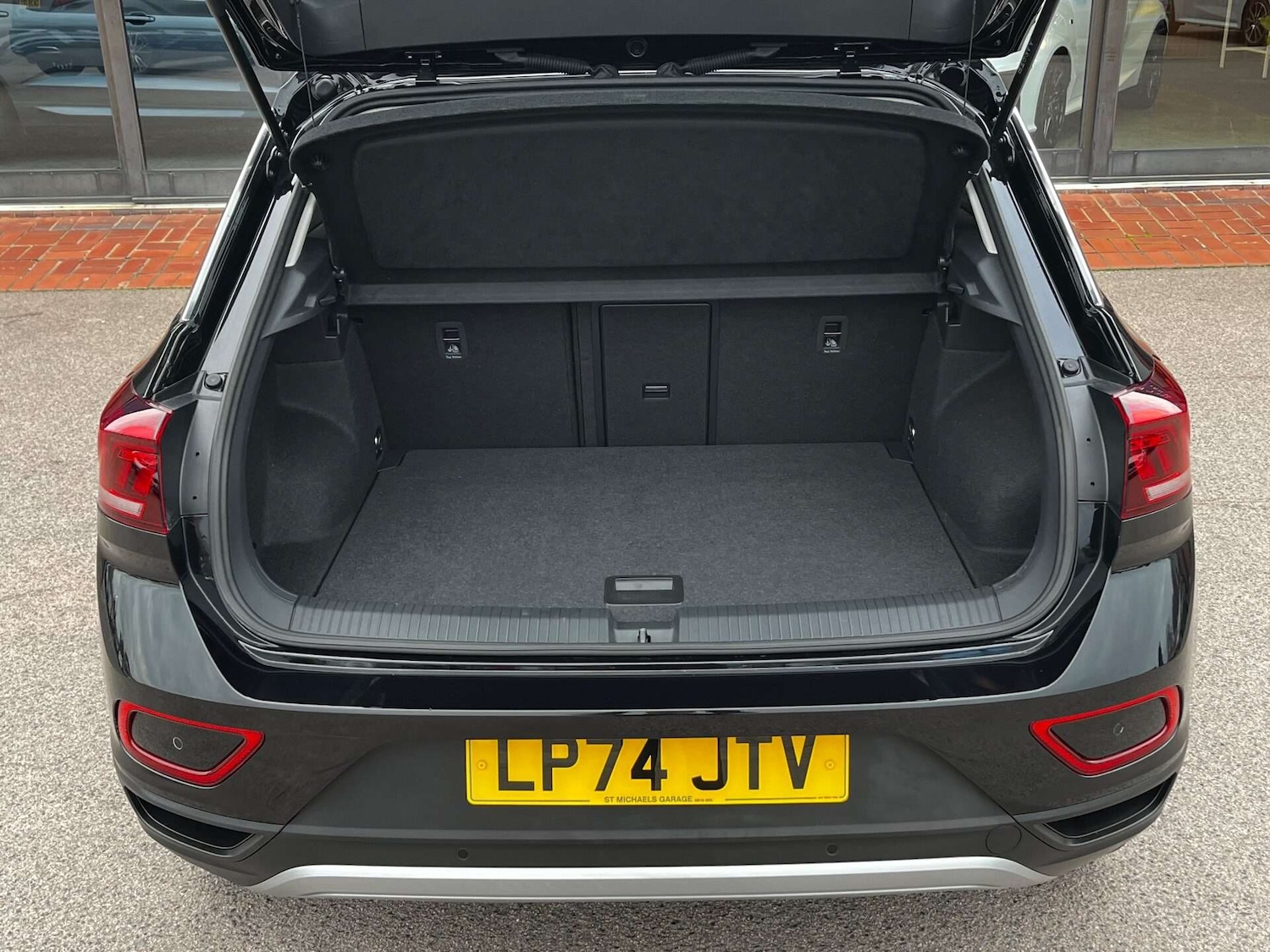 Used Volkswagen T-Roc 2025 for sale - 76957804: Photo 71