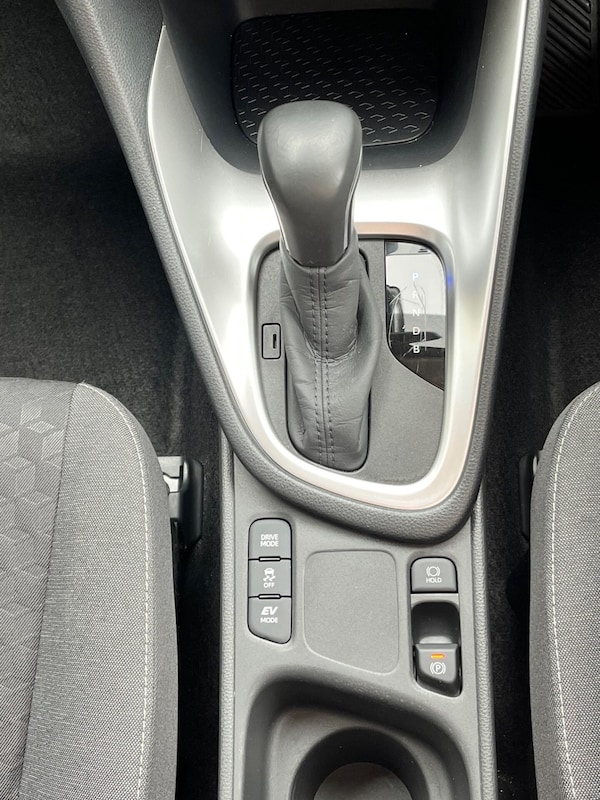 Used Toyota Yaris 2022 for sale - 75425737: Photo 43