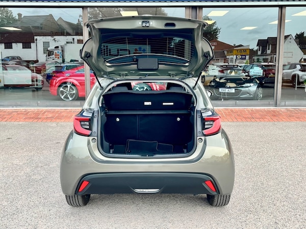 Used Toyota Yaris 2022 for sale - 75425737: Photo 53