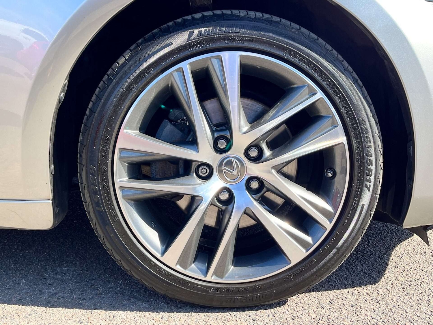 Used Lexus IS 2018 for sale - 76905320: Photo 15