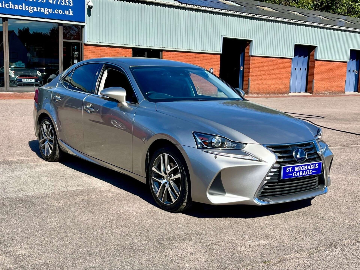 Used Lexus IS 2018 for sale - 76905320: Photo 4