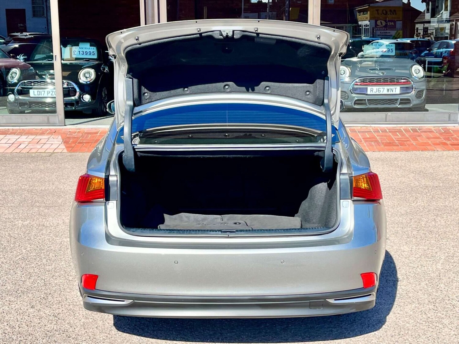 Used Lexus IS 2018 for sale - 76905320: Photo 63