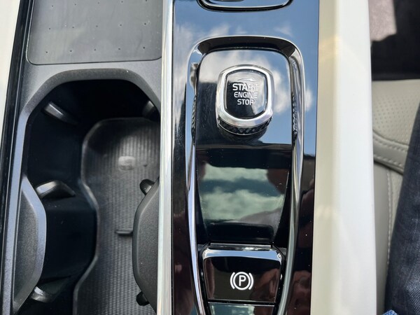 Used Volvo XC60 2022 for sale - 75425974: Photo 44