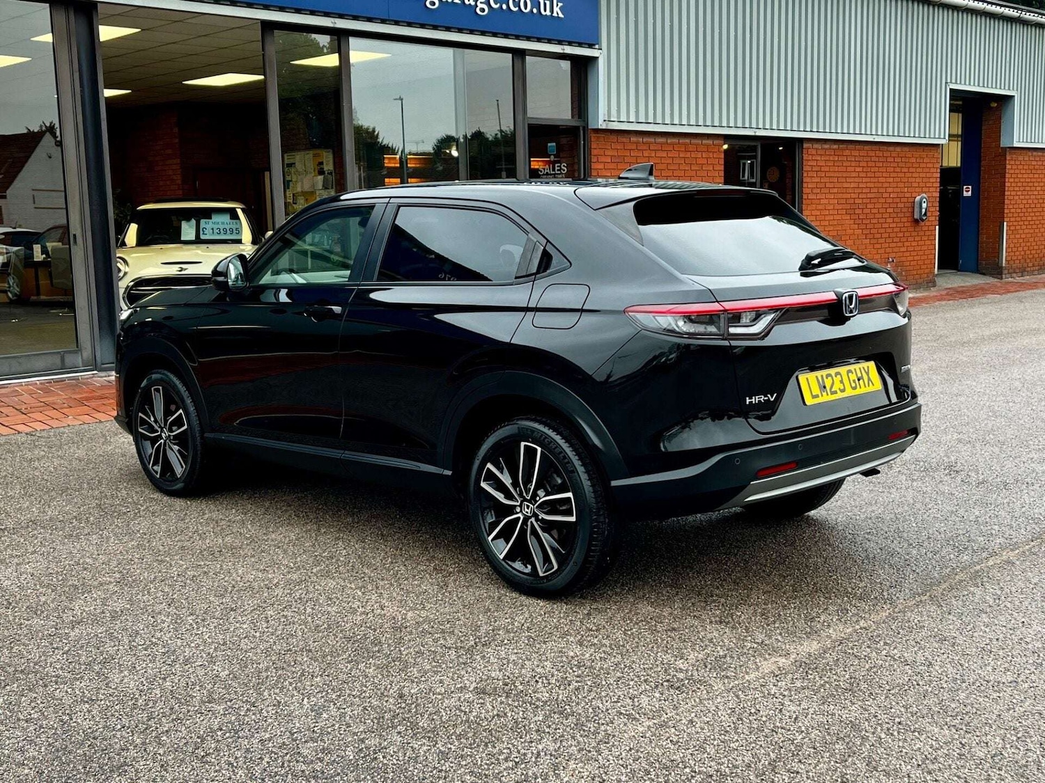 Used Honda HR-V 2023 for sale - 76905341: Photo 9