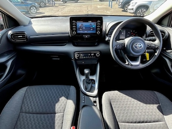 Used Toyota Yaris 2023 for sale - 75934309: Photo