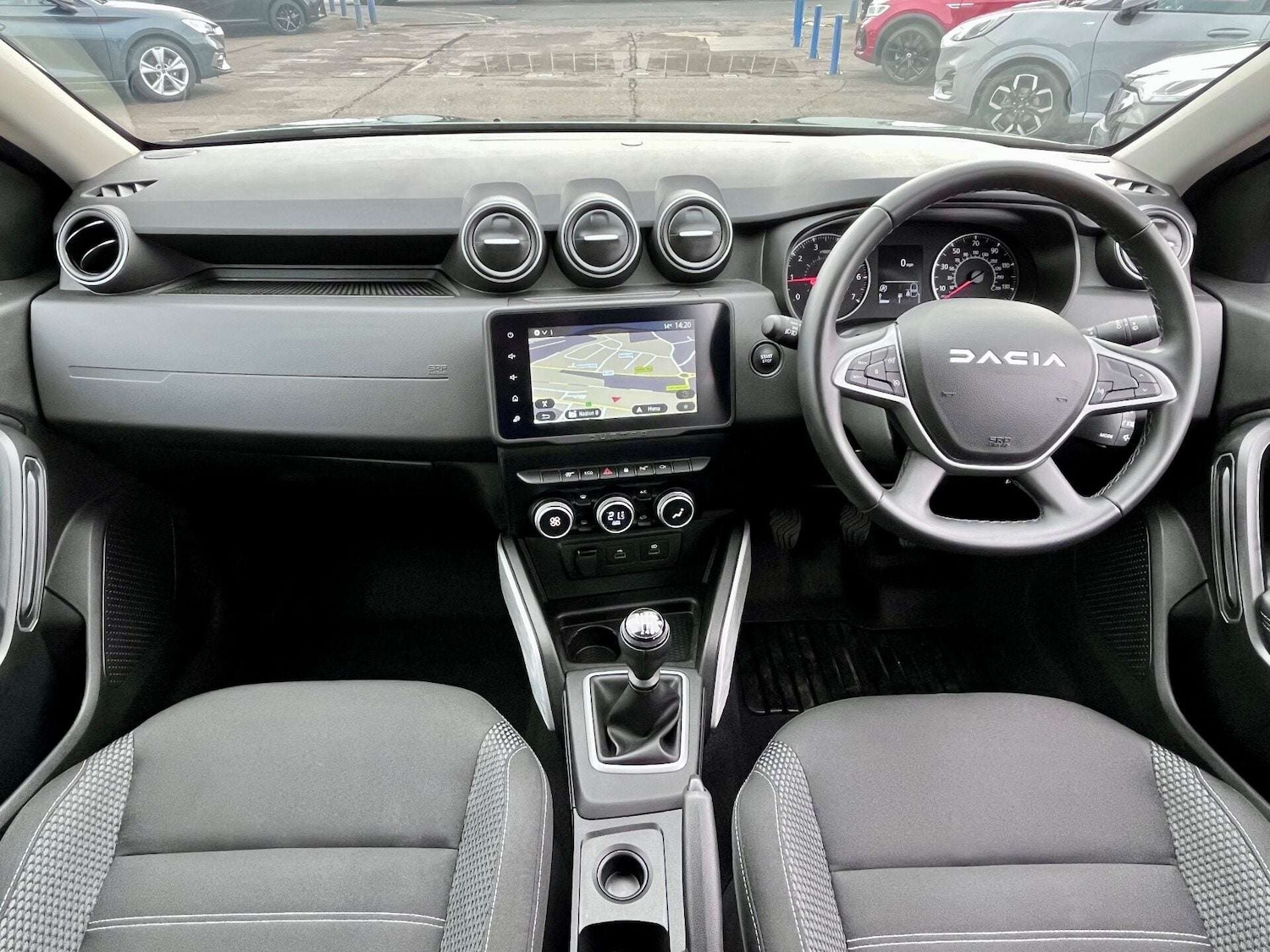 Used Dacia Duster 2024 for sale - 76905365: Photo 2