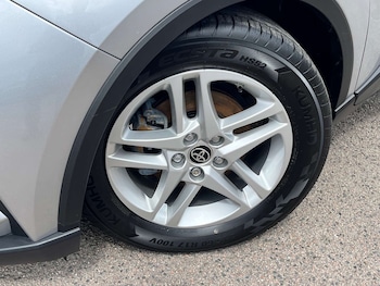 Used Toyota C-HR 2023 for sale - 78876813: Photo