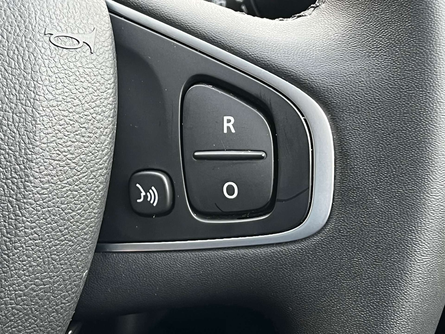 Used Renault Clio 2019 for sale - 76905282: Photo 46