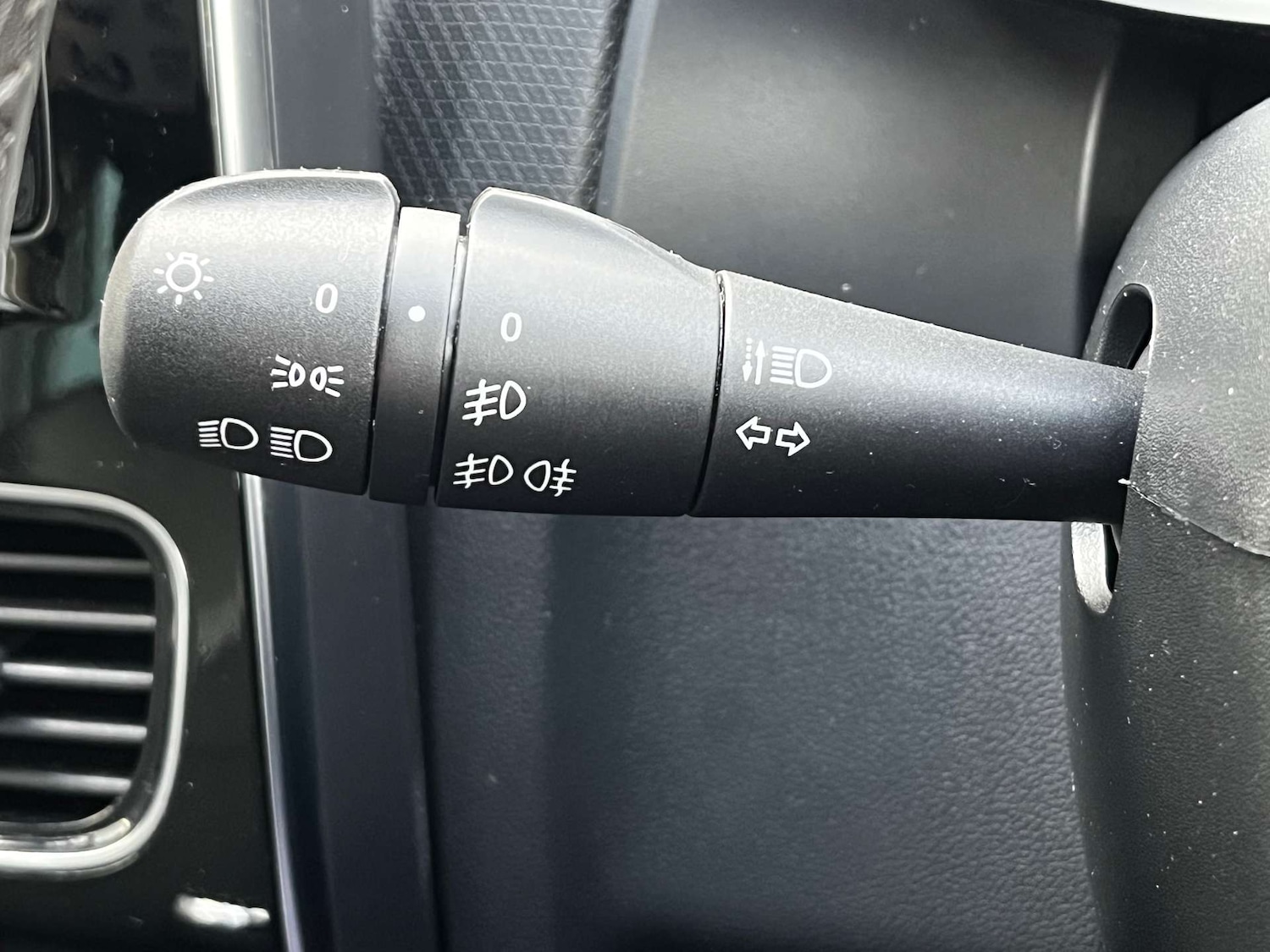 Used Renault Clio 2019 for sale - 76905282: Photo 47