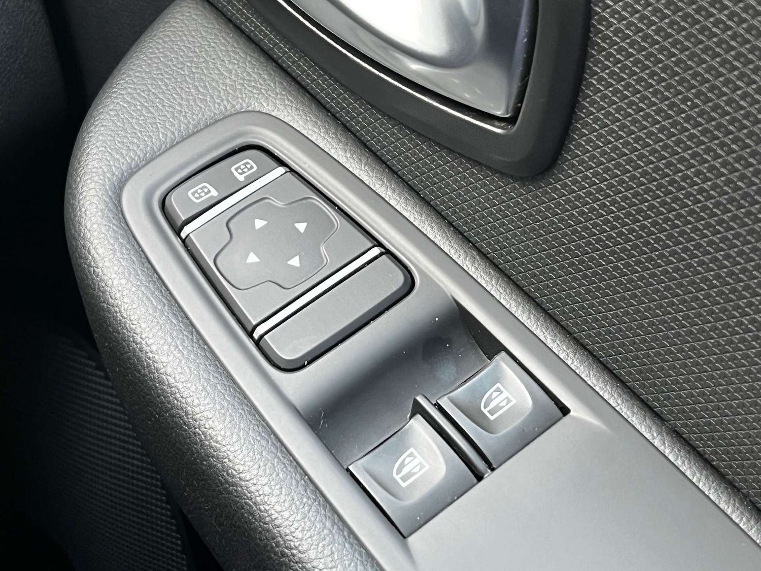 Used Renault Clio 2019 for sale - 76905282: Photo 51