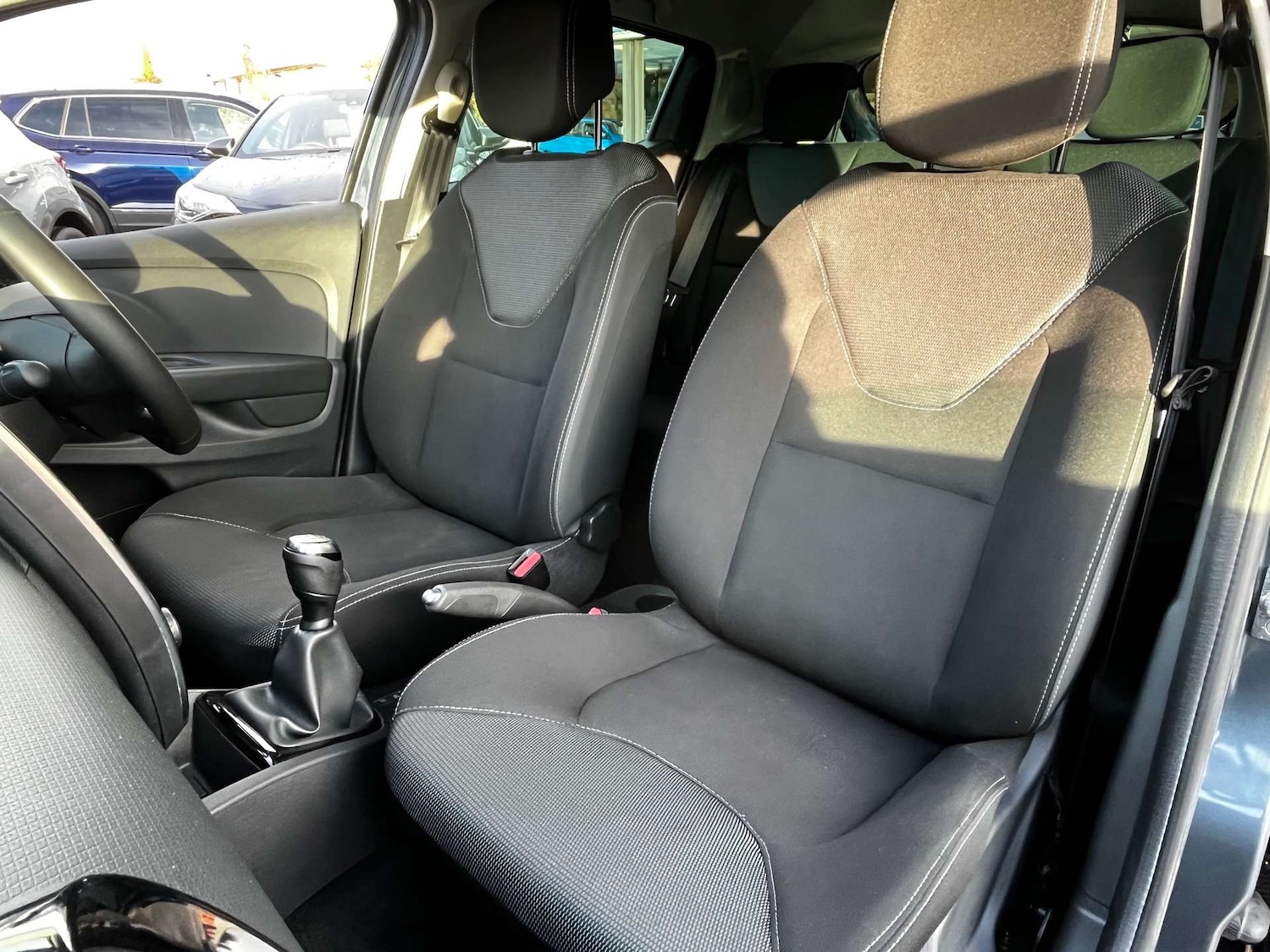 Used Renault Clio 2019 for sale - 76905282: Photo 53