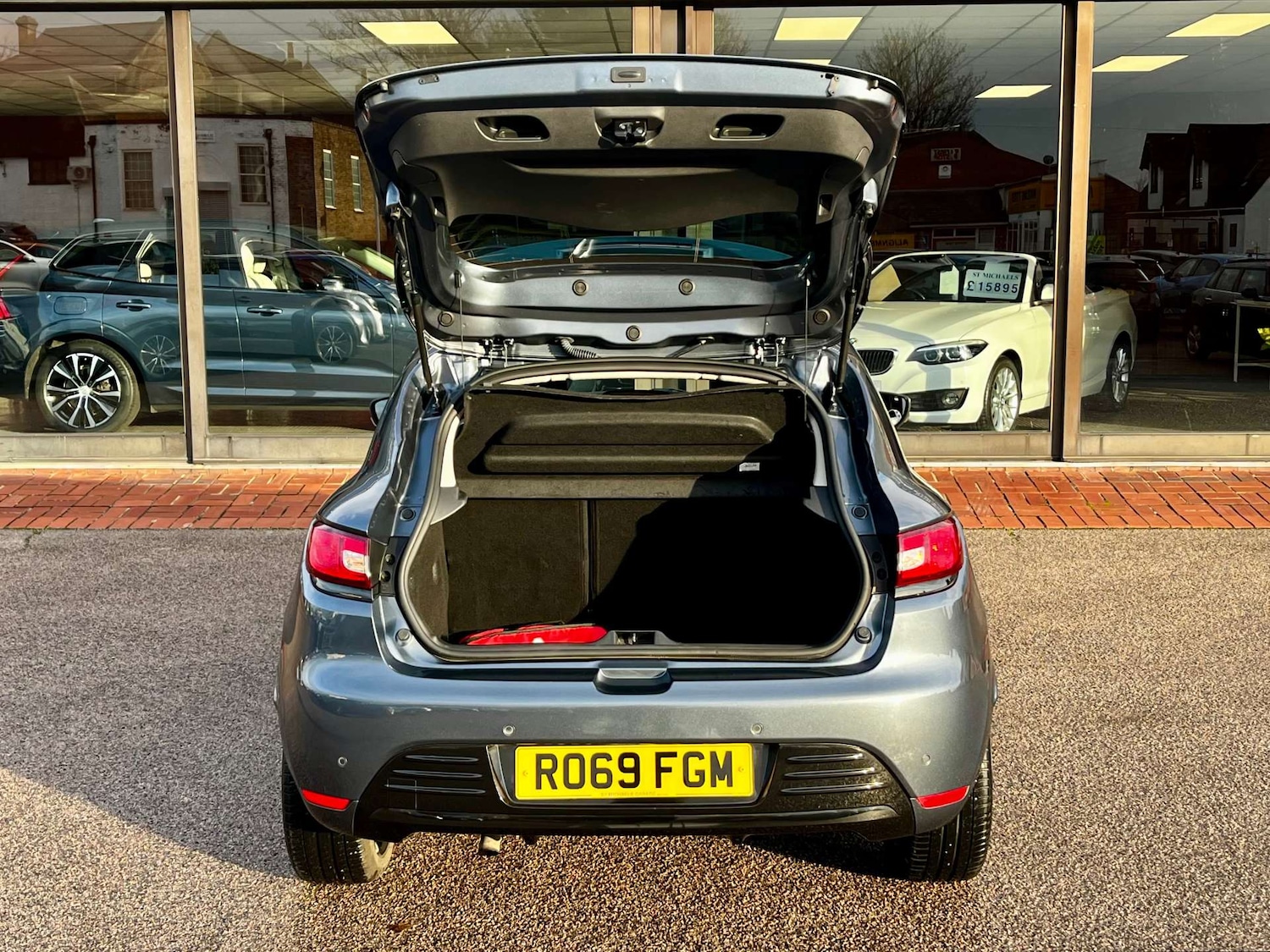 Used Renault Clio 2019 for sale - 76905282: Photo 55