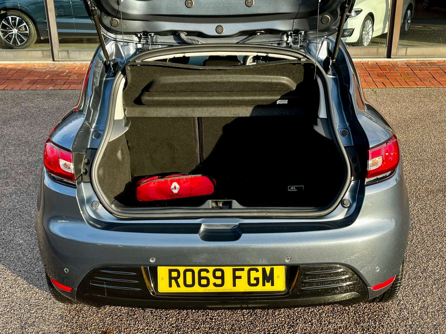 Used Renault Clio 2019 for sale - 76905282: Photo 56