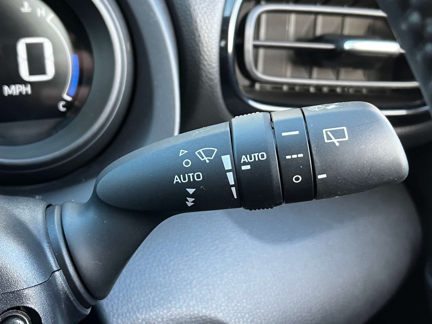 Used Toyota Yaris 2022 for sale - 76957829: Photo 60