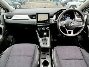 Used Renault Captur 2023 for sale - 76905323: Photo