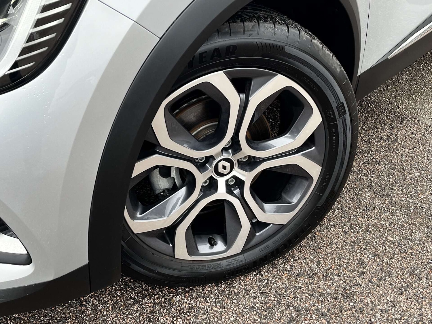 Used Renault Captur 2023 for sale - 76905323: Photo 3