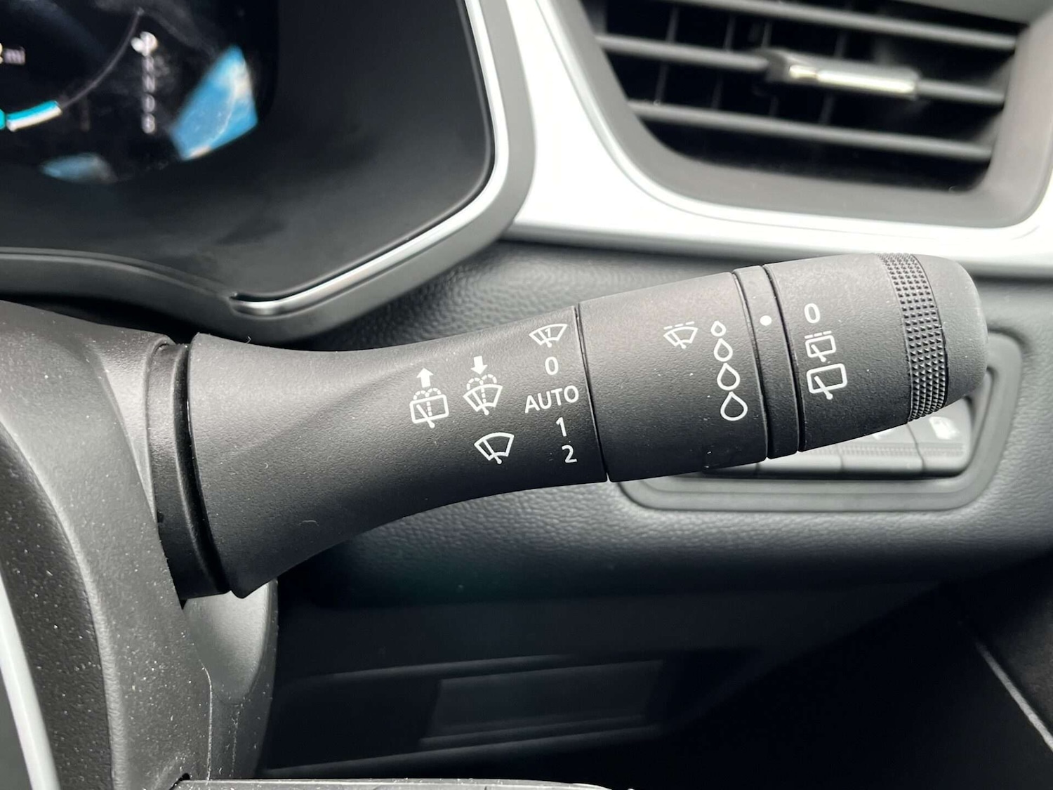 Used Renault Captur 2023 for sale - 76905323: Photo 59