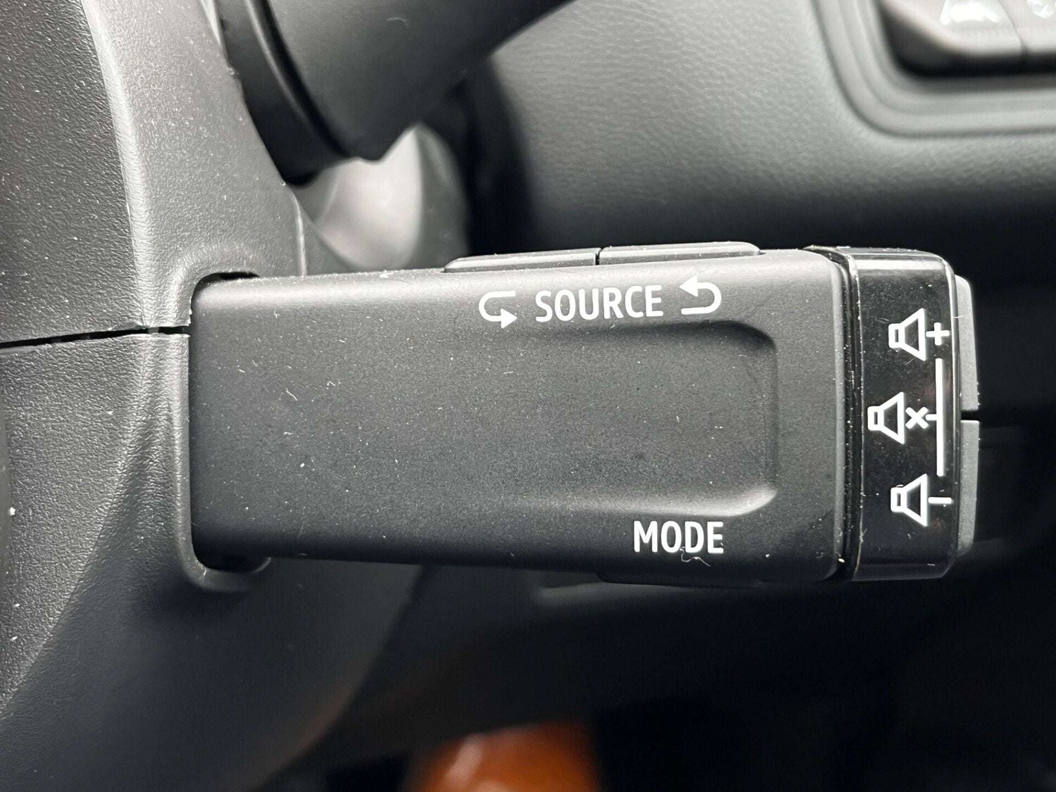 Used Renault Captur 2023 for sale - 76905323: Photo 60