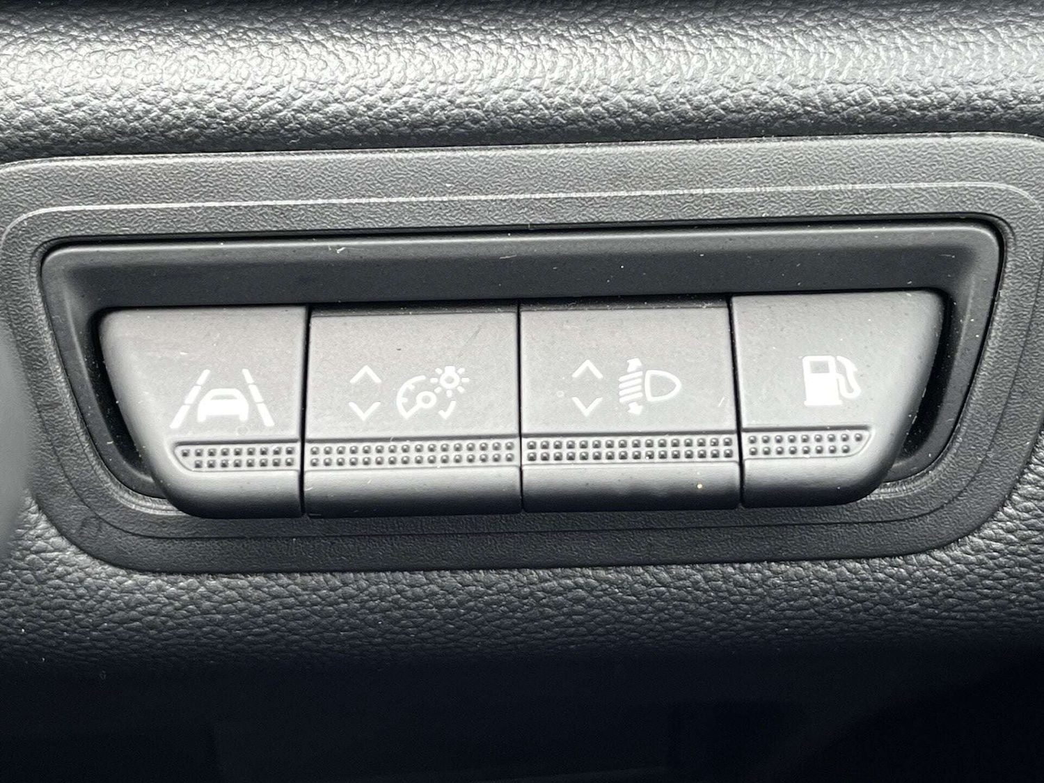 Used Renault Captur 2023 for sale - 76905323: Photo 61