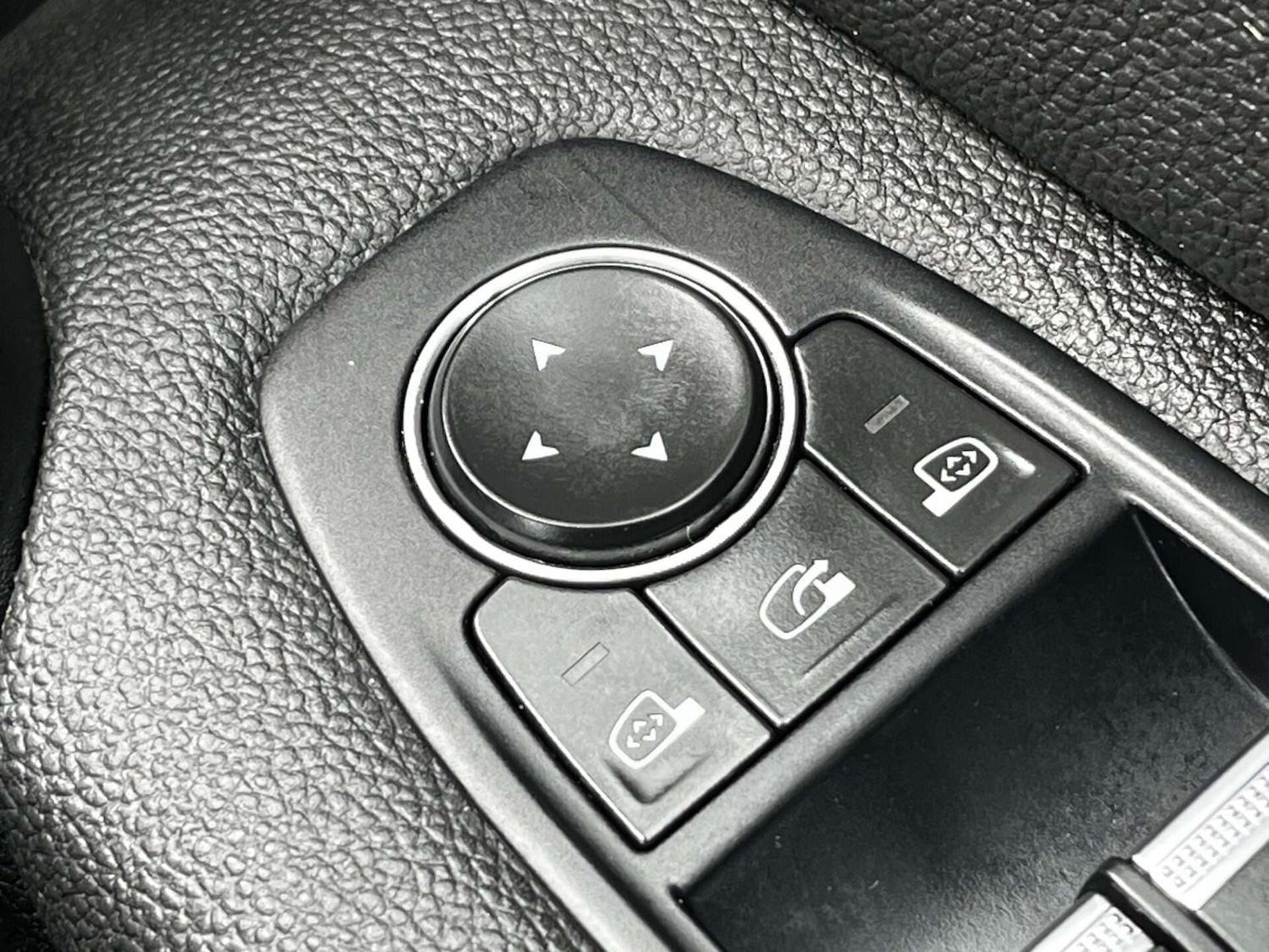 Used Renault Captur 2023 for sale - 76905323: Photo 62