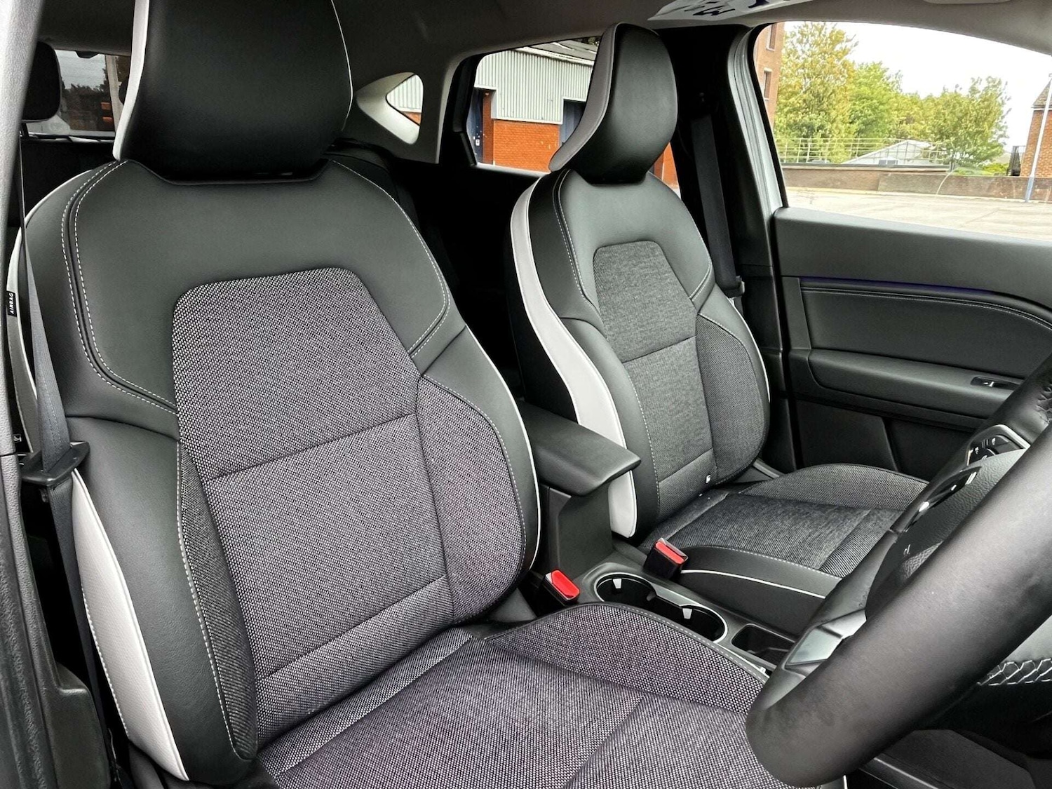 Used Renault Captur 2023 for sale - 76905323: Photo 64